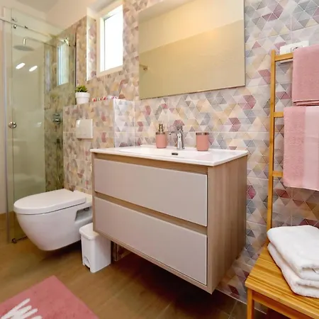 Marta ゲストハウス Sukošan